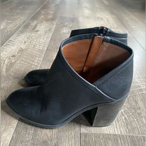Lucky Women's Leather Ankle Boots in Size 8.5